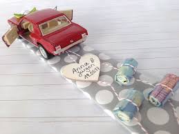 Hochzeitsgeschenk Oldtimer Ford Mustang In Farbe Rot Ich Biete Dir Ein Stilvolles Geldgeschenk Zur Hochzeit An Der Ford Mustang Ist Ein Detailgetreu In 2020 Vintage Wedding Gifts Wedding Gift Money Wedding Gifts