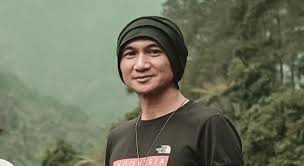 Selain narkoba, istilah lain yang diperkenalkan khususnya oleh kementerian kesehatan republik indonesia adalah napza yang merupakan singkatan dari narkotika, psikotropika, dan zat adiktif. Q0ilqvgfup2ngm