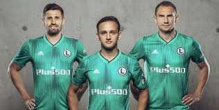 Uefa ruled on friday that legia warsaw fans will not be allowed to attend their upcoming champions league match away to borussia dortmund on november 22 after polish supporters clashed with. Legia Warszawa Ma Nowego Glownego Sponsora Trzeci Klub W Europie Pilka Nozna Sport Pl