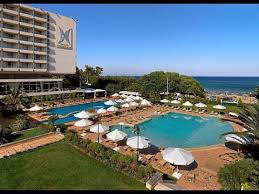 Ο ηρόδοτος από την αλικαρνασσό εκθέτει εδώ τις έρευνές του, για να μη ξεθωριάσει με τα χρόνια ό,τι έγινε από τους ανθρώπους, μήτε έργα μεγάλα και θαυμαστά, πραγματοποιημένα άλλα από τους έλληνες και άλλα από τους βαρβάρους, να σβήσουν άδοξα. Trikala Pe8ane O Epixeirhmatias Errikos Dibanhs H Aytokratoria Toy Omiloy Divani Kai H Symboylh Poy Alla3e Ta Panta