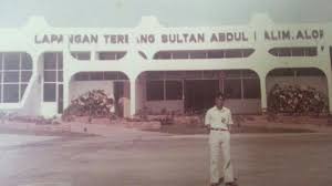 Maybe you would like to learn more about one of these? Malaysia Airports On Twitter A Memory At The Entrance Of Sultan Abdul Halim Airport Alor Setar Back In 1983 Throwbackthursday Alorsetar Https T Co L4gqy63rdk