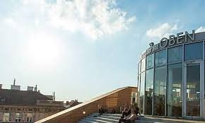 Uber Den Dachern Die 15 Schonsten Rooftop Bars In Wien Wienerin Wien Reisen Dach