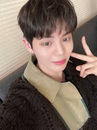 ₊˚⊹♡ junghyun