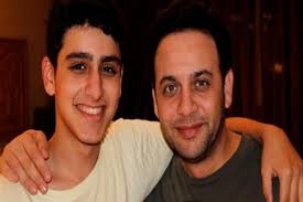 مصطفى يا حبيبي يا صاحبي عقبال تيام إن شاء الله، وكنت فرحان مع حبايبي نجومنا الجدعان. Ù†Ø¬Ù„ Ù…ØµØ·ÙÙ‰ Ù‚Ù…Ø± ÙŠØ´Ø§Ø±Ùƒ ÙˆØ§Ù„Ø¯Ù‡ Ø¨Ø§Ù„Ø¬Ø²Ø¡ Ø§Ù„Ø«Ø§Ù†ÙŠ Ù„ÙÙŠÙ„Ù… Ø­Ø±ÙŠÙ… ÙƒØ±ÙŠÙ… Cratar Net ÙƒØ±ÙŠØªØ± Ù†Øª