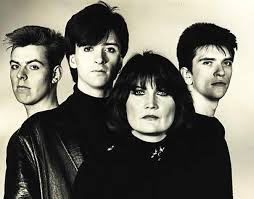 Gli smiths furono scritturati dall'etichetta indipendente rough trade records, con cui pubblicarono quattro album in studio: When The Smiths Were Fronted By A 1960s Era Female Pop Star Post Punk Com
