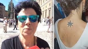 Muss das sein, fragten sich einige untertanen. Schweden Hochzeit Sofia Hellqvist Von Der Partymaus Zur Prinzessin Royals Bild De