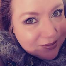 Melissa Barton's Instagram, Twitter & Facebook