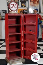 Retro zuhause moderne hausentwürfe moderne küchenideen küche retro haus küchen vintage einrichtungen küchendesign deko tisch schöne küchen. Retro Benzinpumpe Vermietung Grosser Schrank Thecrazyfifties Es