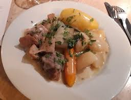 Le Chien De La Lune Paris Goutte D Or Menu Prix Restaurant Avis Reservations Tripadvisor