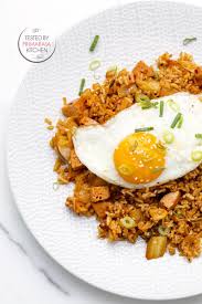 Cara membuat nasi goreng simple banget bunda. Resep Nasi Goreng Kimchi