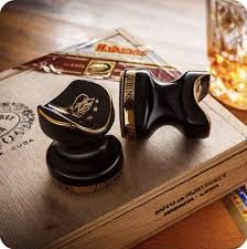 Pin De Paty Da Silva En Smokin Aces En 2020 Puros Habanos Cachimbas Cigarro Puro