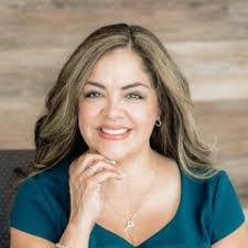 Jennifer Merchant's Instagram, Twitter & Facebook