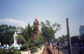 It is located on the niger river, near the rapids that divide the upper and middle niger valleys in the southwestern. Erzbistum Bamako Wikipedia