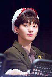 Debut khi đã 26 tuổi, Yoon Ji Sung (Wanna One) vẫn tin rằng chẳng bao giờ  là quá muộn