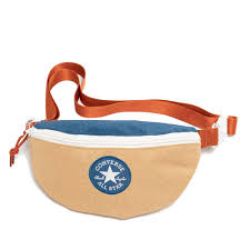 Check out our sac banane enfant selection for the very best in unique or custom, handmade pieces well you're in luck, because here they come. Sac Banane Beige Enfant Converse Sling Pack Soba Pas Cher Espace Des Marques