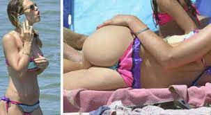 Oggi ilary blasi appare più in forma che mai nonostante il parto. Ilary Blasi Hot Fisico Al Top E Lato B Da Urlo Al Mare Foto Il Mattino It