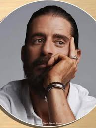 background extras experience with the chosen cast