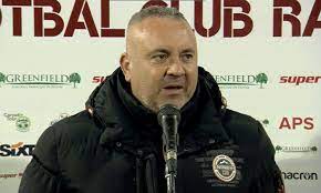 Pentru o perioadă (în 1600), a fost conducător de facto al celor trei state medievale care formează românia de astăzi: Video Mihai Iosif Revine Cu Farmecul Rapidului Fac Orice Bag È™i AlunecÄƒri Pentru Echipa Asta Cum I A Motivat Pe JucÄƒtori