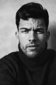 2.500+ Cortes De Pelo Lanudo Cortos Fotografías de stock, fotos e imágenes  libres de derechos