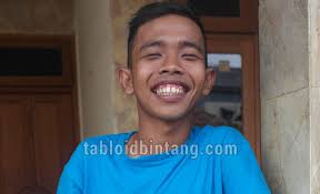 Ngobrol bareng dede sunandar #sulechannel #dedesunandar #sulepodcast tong hilap, di like, comment gerebek rumah dede sunandar bongkar semua rahasia cireng desun. Tabungan Terkumpul Dede Sunandar Sedang Cari Rumah Tabloidbintang Com