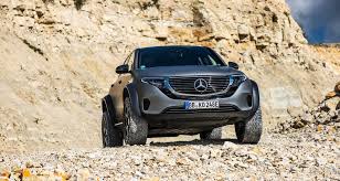 Mercedes Eqc 4x4 L Electrique Qui Aime Aussi Se Salir Les Bas De Caisse