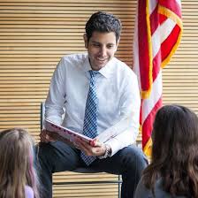 Omar Vasquez (@omarvasquezseattle) • Facebook