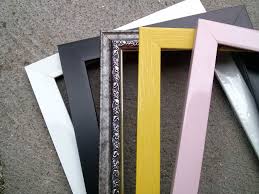 Memajang foto keluarga pada ruang tamu mampu menciptakan suasana kebersamaan yang harmonis. Pigora Frame Bingkai 3d Minimalis Dan Ukir Home Facebook
