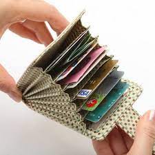 If 6 card holder pockets are too many, check out my business card tutorial to sew a card holder with only two pockets (which holds multiple business cards in each slot.) also, try sewing a matching zipper pouch to go with it. Finally A Credit Card Holder That Fits Credit Cards Debit Cards And Store Reward Cards And You Can Get Coser Bolsas Patron Para Coser Monedero De Tarjetas