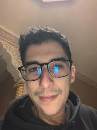 Adam Sandlerには、doppelgängerと彼に似た様々な人たち専用のFacebookグループがあります。