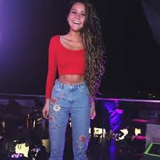 Rosa es el álbum de estudio debut de la cantante chilena cami. Camila Gallardo Sentir By Juan Galaz