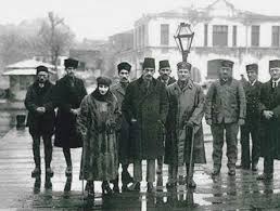 Halide Edip Ve Adnan Adivar Cifti Izmit Te 10 Ocak 1921 Eski Turkiye Fotograflari Arsivi Record History Domesticated Horse Turkic Languages