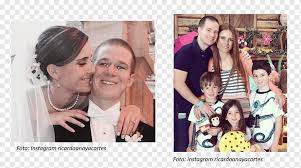 En marzo pasado, ricardo anaya presentó un video en el que comparó el gasto de cancelación del no estoy diciendo que se los robó, ah pero cómo se lleva de corbata a su familia cuando gasta en lo. Ricardo Anaya Politico Esposa De La Familia Meme De Las Elecciones 2018 Nino Amistad Medios De Comunicacion Png Pngwing