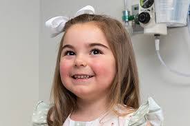 Esther Teo's Instagram, Twitter & Facebook