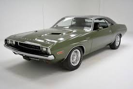 Take a look why we think dave wright's 1970 426 hemi r/t challenger is soo appealing to us, only in mopar muscle magazine. 1970 Dodge Challenger R T Is A 426 Hemi Bruiser Going For Ferrari Money Autoevolution