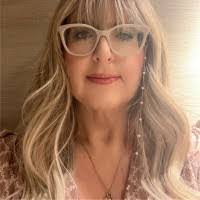 Suzanne Woodward's Instagram, Twitter & Facebook