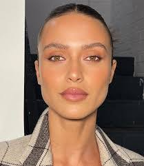 Leah Baines's Instagram, Twitter & Facebook