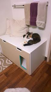 Manche haustierbesitzer bevorzugen es eventuell spielzeuge und alle anderen möglichen accessoires selber zu bauen. Ikea Hack Stuva Storage Bench To A Hideaway Litter Box Diy Pet Katzen Klo Katzenklo Katzen Toilette