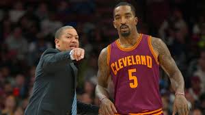 Cleveland Cavaliers coach Tyronn Lue meets with J.R. Smith over  'embarrassing' mental lapse