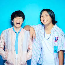 カンタ（水溜りボンド） добавил(а) 【グッズ情報】 #水溜りボンド 定番アイテムに 豊富なラインナップが仲間入り ロゴを基調とした シンプルなデザインのアイテムは いつでもお好きな. æ°´æºœã‚Šãƒœãƒ³ãƒ‰ Youtube