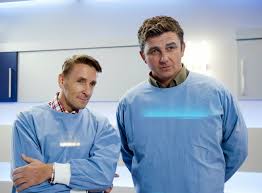 Hans geht mit so einer freude ans set, jeden tag. Dr Alexander Kahnweiler Mark Keller Und Dr Martin Gruber Hans Sigl Der Bergdoktor Deutsche Schauspieler Doktor