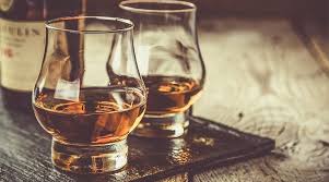 Parmi les favoris se trouve le queen margot, un whisky vendu à 15,80 € chez lidl qui a remporté le prix du meilleur whisky « blended » de moins de 12 ans d'âge, après avoir été choisi par. Les World Whiskies Awards Viennent De Decerner A L Enseigne Lidl Le Prix Du Meilleur Whisky Du M Comment Nettoyer Son Foie Nettoyer Son Foie Whisky Single Malt