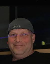 Ashley Acuff's Instagram, Twitter & Facebook