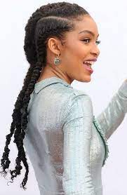 Let S Seriously Talk About Grown Ish Star Yara Shahidi S Hair Game The Nineteen Year Old Renaissance Wom Box Braids Hairstyles Braided Hairstyles Hair Styles