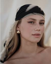 Call it a scarf, call it a top… we call it a closet essential 🤍 Drape it,  knot it, twist it. Mara Multiways in Royal Tie Dye is available to shop  in-store