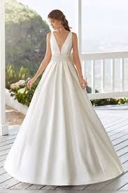 Maybe you would like to learn more about one of these? Die 10 Schonsten Brautkleid Trends Fur Die Saison 2020