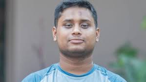 Hasnat shares video of Adviser Asif claiming army chief was hesitant of  Yunus appointment as CA