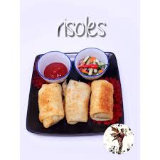 Bahanbahan kulit*tepung gandum _500gm*majerin _2sudu makan*telur_1biji*air _300mlbahan inti*daging burger _4keping*lobak merah _1batang*daun . Risoles Indorecipe Com
