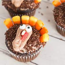 Turkey Cupcakes Are Easy To Make And A Kid Friendly Thanksgiving Dessert T Thanksgiving Desserts Thanksgiving Desserts Easy Kid Friendly Thanksgiving Desserts