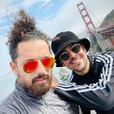 The Happy Cuates 👬🏽 #twins #brother