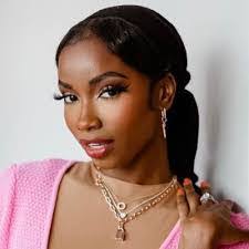 Megan Hendy's Instagram, Twitter & Facebook